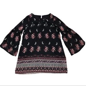 ✨3/$18✨ Flowy Xhilaration dress